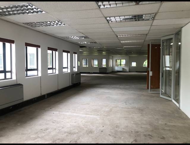 423M² RETAIL TO LET IN HYDE PARK